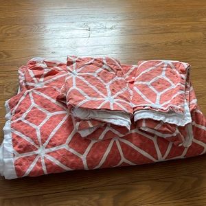 Queen size duvet cover and 2 pillow shams